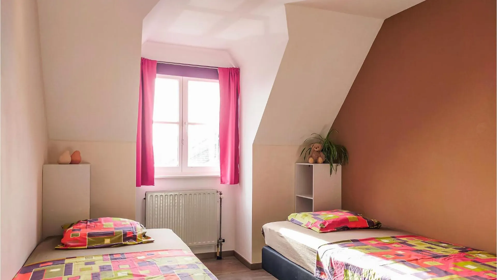 3 Bedroom Pet Friendly Home In Bredene