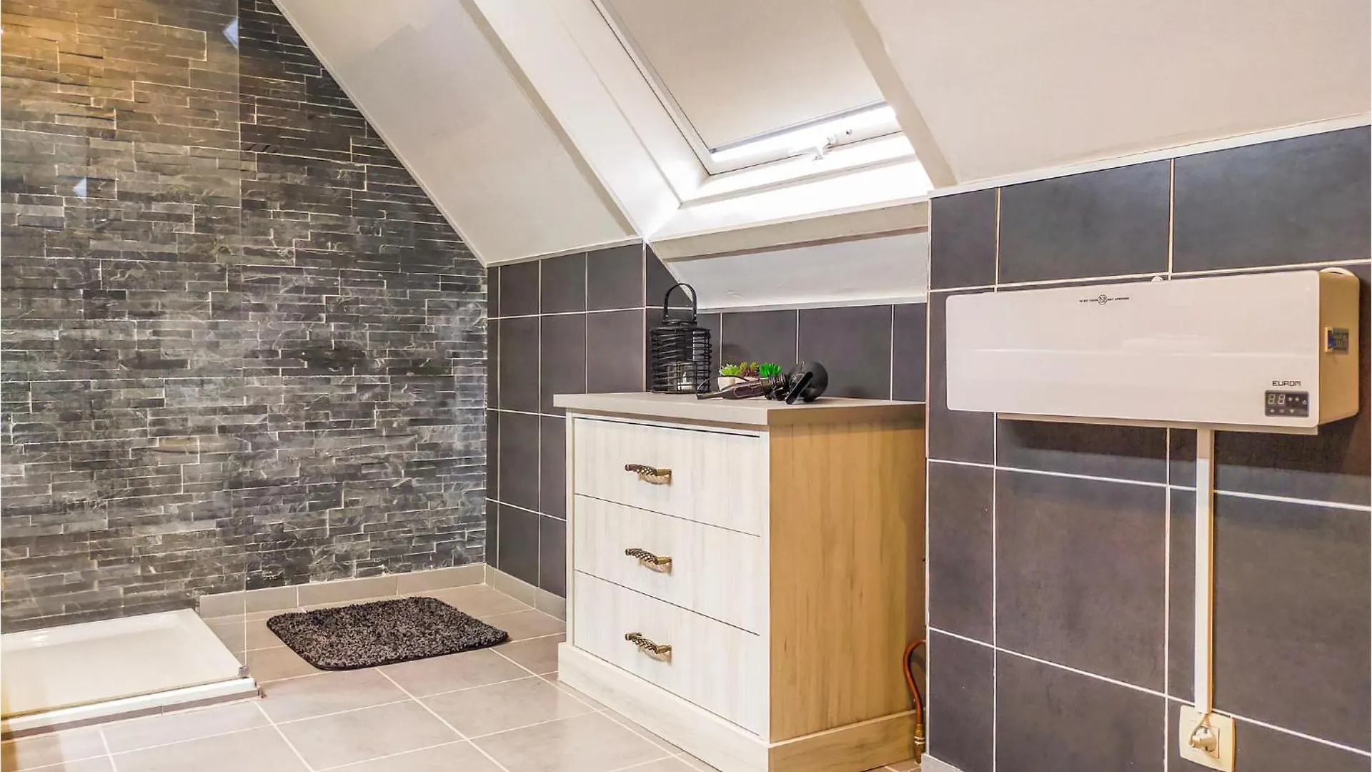 3 Bedroom Pet Friendly Home In Bredene 0*,