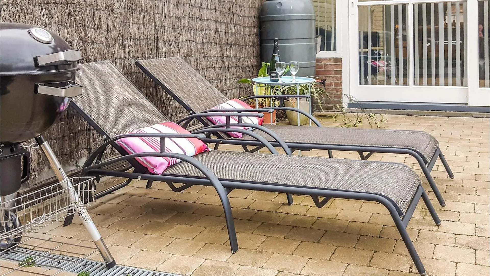 3 Bedroom Pet Friendly Home In Bredene